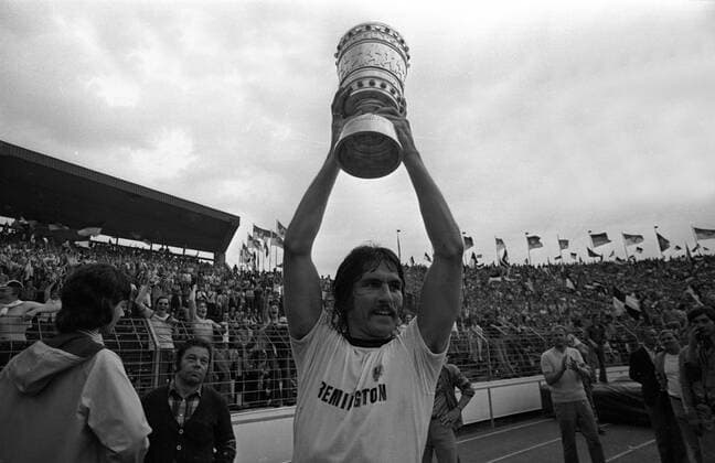Bernd Lorenz (Eintracht Frankfurt) ist DFB Pokalsieger 1975