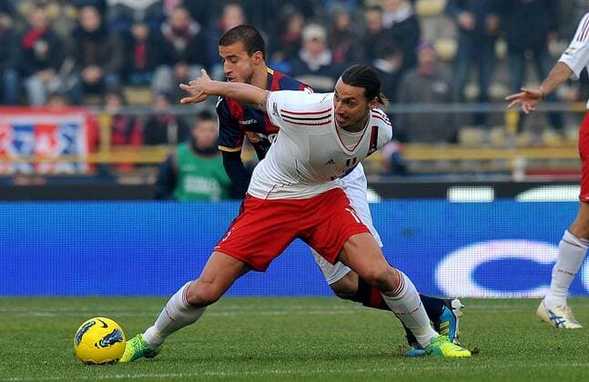 Zlatan IBRAHIMOVIC (Milan), Federico CASARINI (Bologna) Bologna 11 12 2011 Stadio Renato Dall Ara Serie A 2011 2012 Football, Bologna FC vs AC Milan - allexsabba