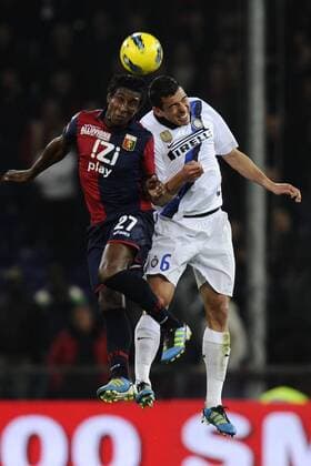 Genova 13 12 2011 - campionato di calcio serie A, CFC Genoa 1893 (FC) - Inter Mailand; Kevin Constant - Lucio 
