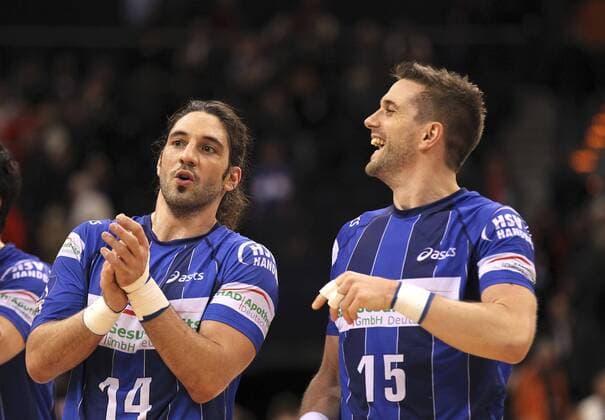 Siegesjubel HSV, Bertrand und Guillaume Gille Mittwoch, 21.12.2011, 1. Bundesliga Handball HSV - Magdeburg 32 - 23