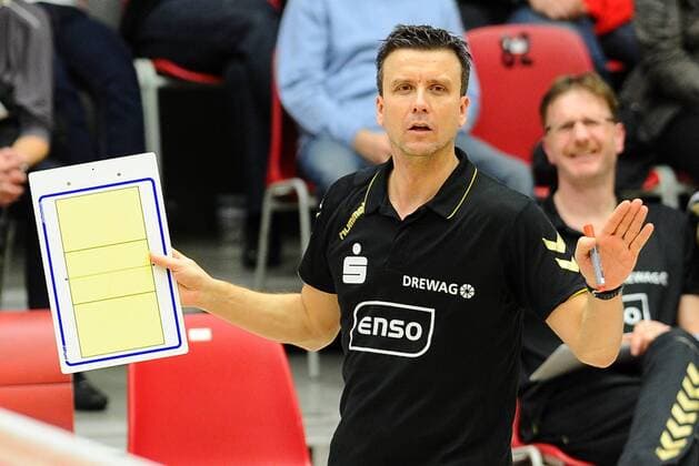 Trainer Alexander Waibl (Dresden), Dresdner SC gegen Rote Raben Vilsbiburg, Volleyball, 1. Bundesliga Frauen, Margon-Arena Dresden Bodenbacher Straße, DSC, Saison 2011 2012, 27.12.2011,