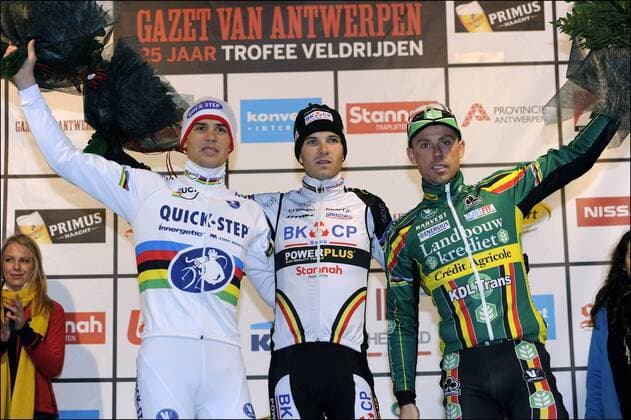 Stybar Zdenek (CZE) - Albert Niels (BEL) et Nys Sven (BEL) Cyclo Cross : Trophee Loenhout - 28.12.2011 PhotoNews Panoramic 