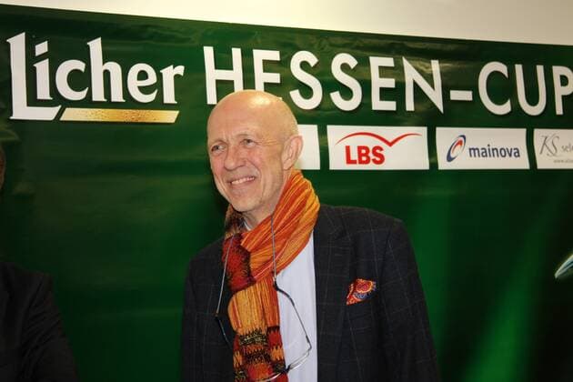 03.01.2012 Pressekonferenz zum Licher Hessencup 2012 in der Mainova-Zentrale Frankfurt gut gelaunt Veranstalter Gert Trinklein vor der Pressekonferenz