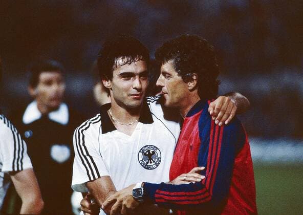 Fussball Europameisterschaft 1980 Finale in Rom Endspiel Deutschland - Belgien: v.l.: Hansi Müller (BRD) Erich Ribbeck ( Co-Trainer )