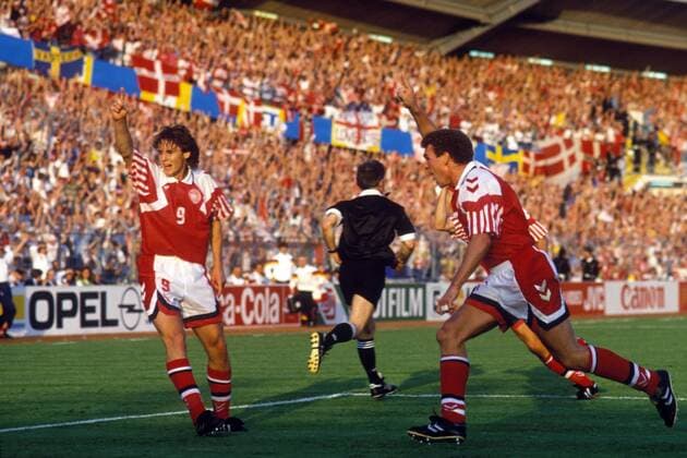 Fußball, EM Finale 1992 in Göteborg, Dänemark - Deutschland 2:0 Fleming Povlsen (li.) und John Faxe Jensen (beide Dänemark)