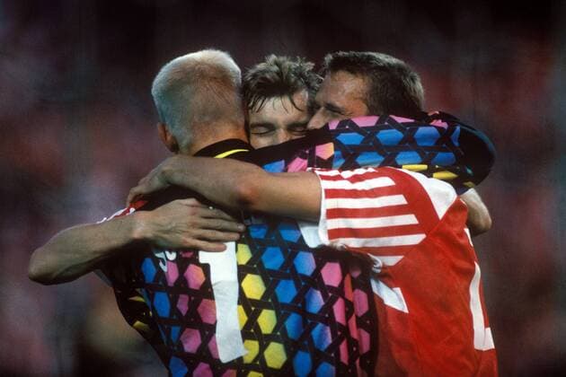 Fußball, EM Finale 1992 in Göteborg, Dänemark - Deutschland 2:0 Schlussjubel - Dänemark ist Europameister 1992 mit Torwart Peter Schmeichel (li.) und Torben Piechnik (re.)