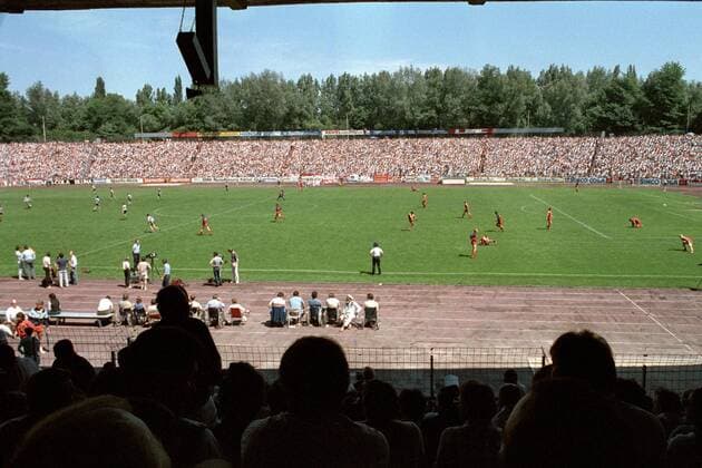 Fußball, Stadiongeschichte KSV Hessen-Kassel Aus 2. BL Saison 1984 1985 KSV Hessen Kassel - Das Auestadion