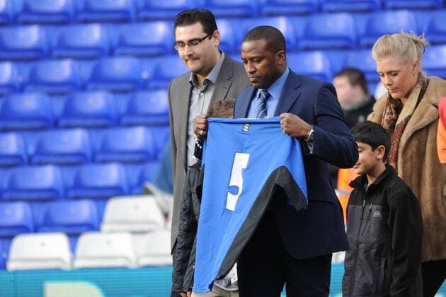 07.01.2012. A minutes applause for Gary Ablett before the FA Cup, Third Round football match between Birmingham City and Wolverhampton Wanderers played at St Andrews. The game ended in a 0-0 draw. xAnthonyxStanleyx  ActionPlus11231155