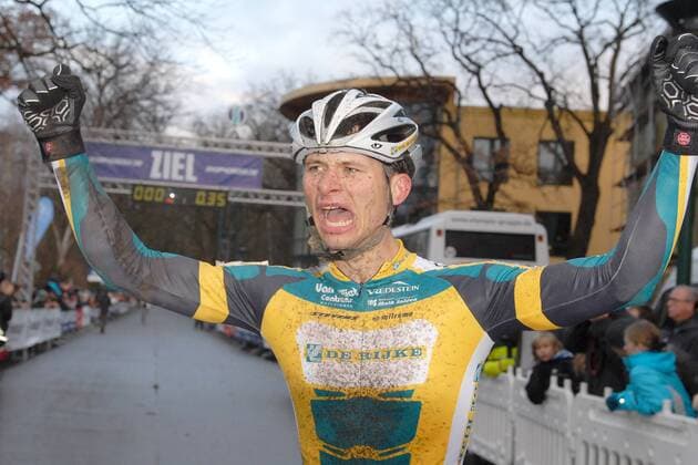 Christoph PFINGSTEN ( GER Cyclingteam De Rijke ) gewinnt zum ersten Mal die Deutschen Profi Meisterschaften im Querfeldeinrennen - Radquer Cross - Event: Deutsche Meisterschaften Querfeldein 2012 - Location: Kleinmachnow - Brandenburg - Deutschland - Datum: 08.01.2012