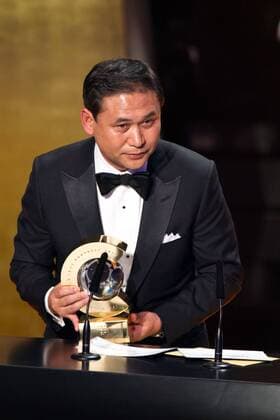 Women s National Coach Norio Sasaki (Japan), JANUARY 9, 2012 - Football Soccer : Women s National Coach Norio Sasaki (Japan) makes a speech with FIFA Women s World Coach of the Year trophy during the FIFA Ballon d Or 2011 Gala at Kongresshaus in Zurich, Switzerland.  ( bxlb034535)
