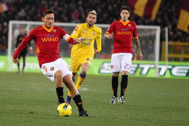 11.01.2012. Rome, Italy. FRANCESCO TOTTI In action during the Tim Cup 2012 match between AS Roma vs Fiorentina, played in the Stadio Olimpico. Roma won the game by a score of 1-0. xEmanuelexPennacchiox  ActionPlus11232812