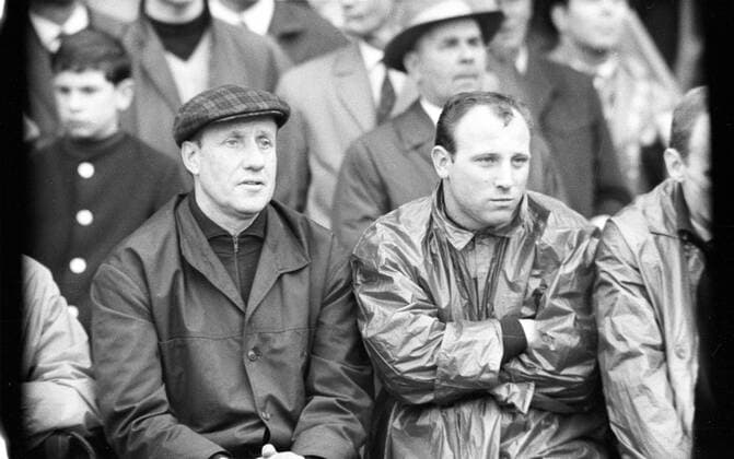Uwe Seeler, 85. Geburtstag am 5. November WM Qualifikation in Karlsruhe - BR Deutschland - Zypern 5:0 - Bundestrainer Helmut Schön (li.) und Uwe Seeler (beide BRD)