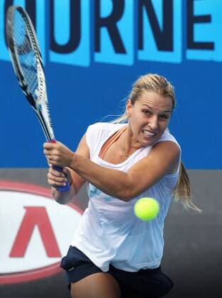 TENNIS - WTA, Australian Open 2012 MELBOURNE,AUSTRALIEN,15.JAN.12 - TENNIS - WTA Tennis Damen Tour, Grand Slam, Australian Open, Training. Bild zeigt Dominika Cibulkova (SVK). 