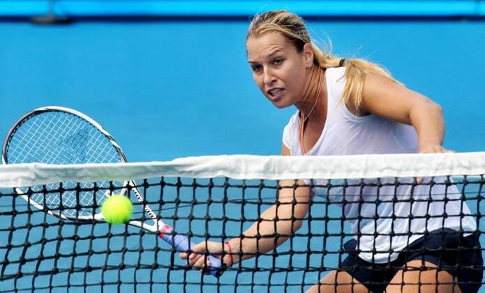 TENNIS - WTA, Australian Open 2012 MELBOURNE,AUSTRALIEN,15.JAN.12 - TENNIS - WTA Tennis Damen Tour, Grand Slam, Australian Open, Training. Bild zeigt Dominika Cibulkova (SVK). 