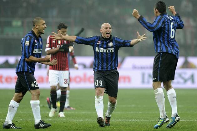 Derby, AC Mailand - Inter Mailand, Esteban Cambiasso-Walter Samuel-Julio Cesar 