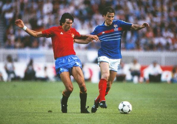 Fußball, EM Finale 1984 in Paris, Frankreich - Spanien Francisco Carrasco - Spain Battiston (France) - France vs. Spain - The European Championships Final 1984. Paris, France 27 06 84. 