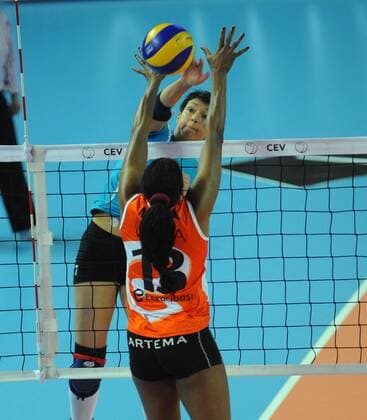 Women champions league group A volleyball match between Eczacibasi Vitra (orange) and SC Schweriner ( blue) at Burhan Felek Hall in Istanbul. 17.01.2012 Scored: Eczacibasi Vitra 3 - SC Schweriner 2 1. set 29-31 2. set 25-20 3. set 25 21 4. set 22-25 5. set 15-12 Pictured: Patricia Thorman (7) ofSC Schweriner. 