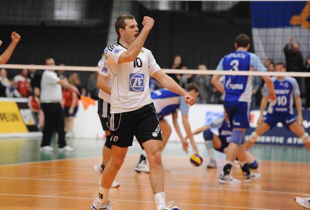 Jubel bei Juraj ZATKO (VfB Friedrichshafen). Freisteller Volleyball, 1. Bundesliga, Maenner, 2012 CEV Volleyball Champions League, VfB Friedrichshafen - Zenit Kazan (RUS), 18.01.2012