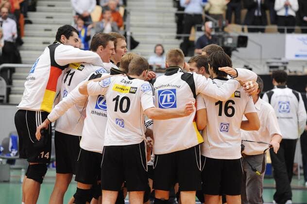 Riesenjubel beim VfB Friedrichshafen nach dem überraschenden Sieg gegen den hohen Favoriten Zenit Kazan. Action,Aktion, VfB Friedrichshafen - Zenit Kazan