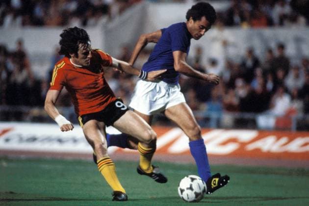 EM 1980 in Rom - Belgien - Italien 0:0 - Francois van der Elst (Belgien, li.) gegen Claudio Gentile (Italien)