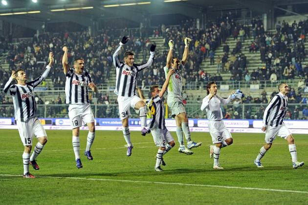 Bergamo 21 02 2012 - Serie A - Atalanta Bergamo vs. Juventus Turin - Schlussjubel Juventus 