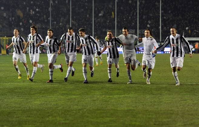 Bergamo 21 01 2012 serie A 2011 2012 - Juventus Turin Schlussjubel xHOCHxZWEIx xItalyxPhotoxPressx 