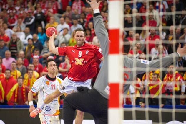 Handball Belgrad (SRB) 21.01.2012 Europameisterschaften der Herren Männer 2012 Hauptrunde Gruppe A Dänemark (DAN) - Mazedonien (MKD) Lars Christiansen (Dänemark, No.09) Borko Ristovski (FYROM, Mazedonien, No.16) Vladimir Temelkov (FYROM, Mazedonien, No.11)