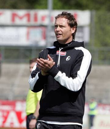 Fußball Herren Regionalliga Süd Saison 2010 2011 Stuttgarter Kickers vs. SC Freiburg II Trainer Marcus SORG (Freiburg)