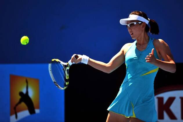 (120124) -- MELBOURNE, Jan. 24, 2012 (Xinhua) -- Zheng Saisai of China hits a return during the junior girls singles match at the 2012 Australian Open tennis tournament in Melbourne, Australia, Jan. 24, 2012. (Xinhua Chen Xiaowei) (jyc) AUSTRALIA-MELBOURNE-TENNIS-AUSTRALIAN OPEN-JUNIOR GIRLS SINGLES 