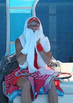 Caroline Wozniacki, DEN, cooling down with ice rocks and towels in the quarter finals of 2012 Tennis Australian Open in Melbourne, 24 01 2012 -