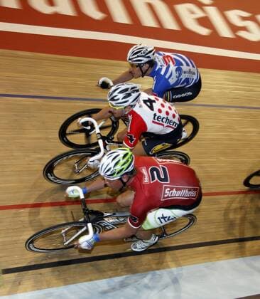 Roger Kluge, GER, Kenny de Ketele, BEL, Franco Marvulli, SUI, von unten, in der Kurve, Kampf, Endspurt, Aktion, hoch 101. Berliner Sechstagerennen, Radfahren, Radrennen, Radsport, sixdays Berlin, 26.1.2012 Velodrom