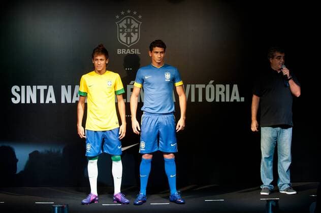 Neymar e Ganso - präsentieren die neuen Trikots der brasilianischen Nationalmannschaft - Rio de Janeiro - 03 02 2012. x(11)xCelsoxPupox xFotoarenax  (8171)