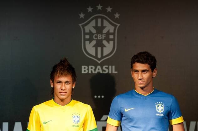 Neymar e Ganso - präsentieren die neuen Trikots der brasilianischen Nationalmannschaft - Rio de Janeiro - 03 02 2012. x(11)xCelsoxPupox xFotoarenax  (8171)