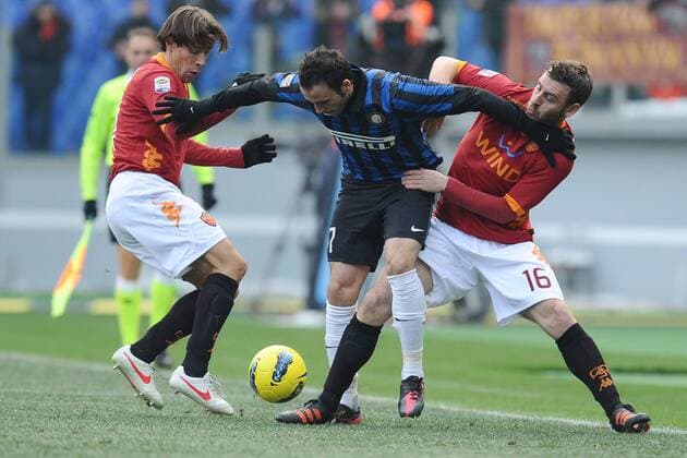 Giampaolo Pazzini (Inter) Rodrigo Taddei e Daniele De Rossi (Roma) - 05 02 2012 Serie A 2011 2012 - AS Roma vs. Inter Mailand - AntoniettaxBaldassarre
