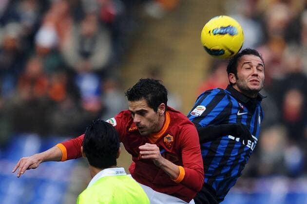 Fernando Gago Roma, Giampaolo Pazzini Inter - Rom 5 2 2012 Seria A 2011 2012 AS Roma vs. Inter Mailand - andreaxstaccioli