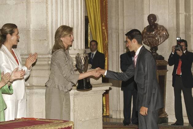 Spanish King Juan Carlos, Queen Sophia, Princess Cristina and Princess Elena with Alberto Contador (ESP) during the awards Spanish in Madrid Junio 23rd 