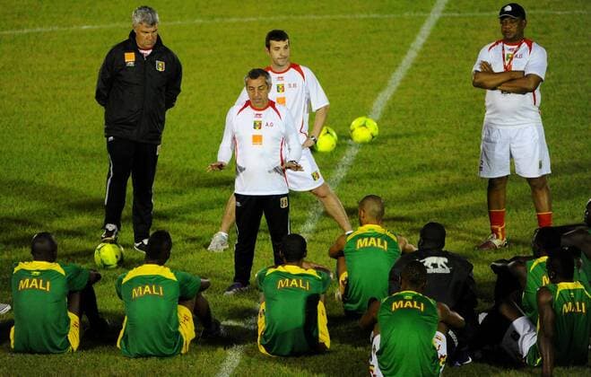 David MARRAUD ( Torwarttrainer ) - Alain Giresse ( coach Mali ) Football: Training Mali - CAN - 07.02.2012 xChristianxLiewigx 