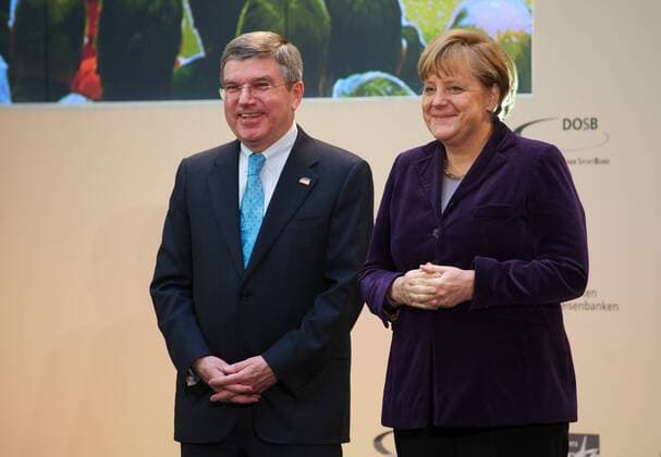 Preisverleihung Großer Stern des Sports in Gold 2011 am 07.02.2012 in Berlin Angela Merkel (Bundeskanzlerin) Thomas Bach (Präsident DOSB)