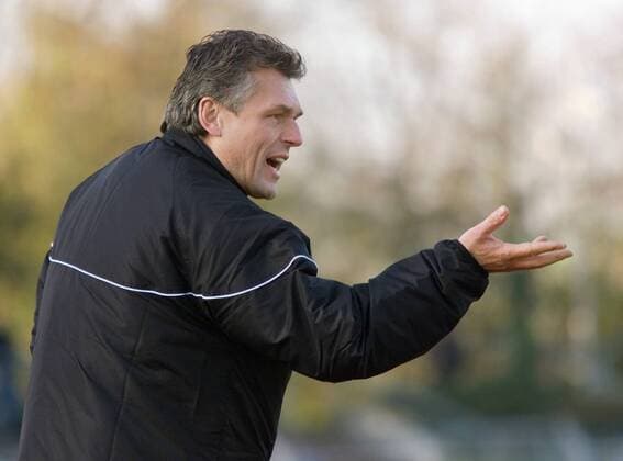 Fussball SV Sandhausen Trainer Hans-Jürgen Boysen