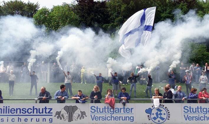 Fußball, Stadiongeschichte Stuttgarter Kickers Fussball Oberliga Stuttgarter Kickers - 1. FC Pforzheim: Fans, Zuschauer, Feature