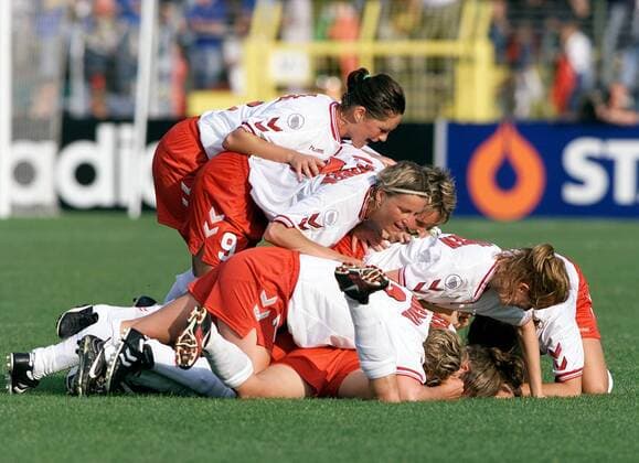 Fussball Europameisterschaft Frauen Frankreich vs. Daenemark Jubel Daenemark