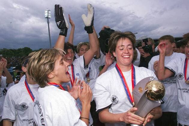 Fussball Frauen Europameisterschaft Endspiel in Ul Deutschland - Schweden 1 : 0 Jubel Deutschland von links : Sandra Smisek Renate Lingor