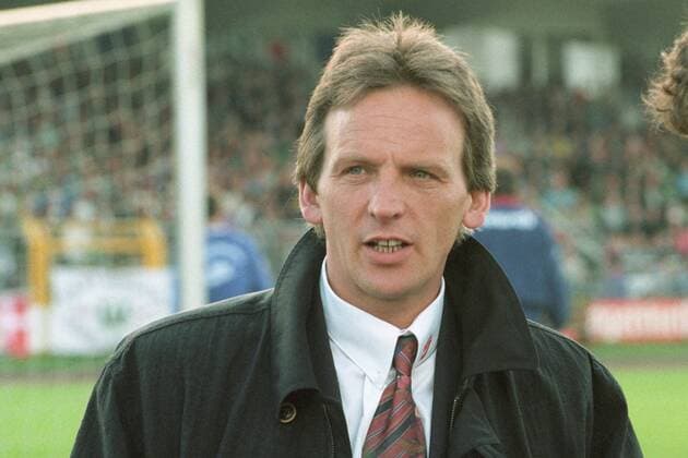 Aus 2.BL Saison 1994 1995 VfL Wolfsburg (Grün) gegen SG Wattenscheid 09 3:1 am 19.05.1995. Im Foto: SG Trainer Franz-Josef Kneuper