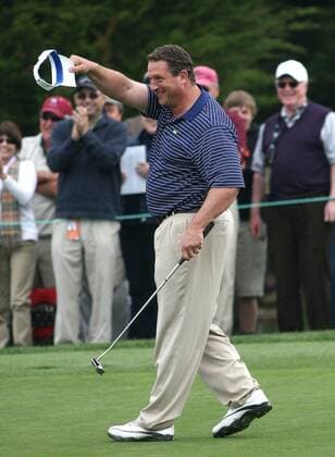 February 10, 2012: Former SF 49ers player Harris Barton in action during the second round of the AT&T Pebble Beach Pro-Am at the Monterey Peninsula Country Club in Pebble Beach, CA. David Godinez Cal Media PGA Golf Herren 2012: AT&T Pebble Beach Pro-Am FEB 10 - ZUMAcg4