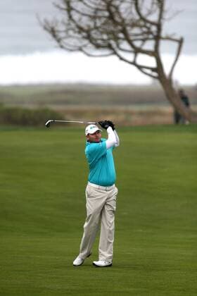 February 10, 2012: PGA Golf Herren Pro Tommy Gainey in action during the second round of the AT&T Pebble Beach Pro-Am at the Monterey Peninsula Country Club in Pebble Beach, CA. David Godinez Cal Media PGA Golf Herren 2012: AT&T Pebble Beach Pro-Am FEB 10 - ZUMAcg4