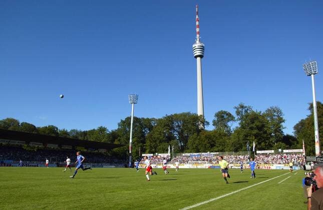 Fußball, Stadiongeschichte Stuttgarter Kickers Regionalliga Süd Stuttgarter Kickers DFB Pokal Übersicht Fernsehturm Zuschauer Fans