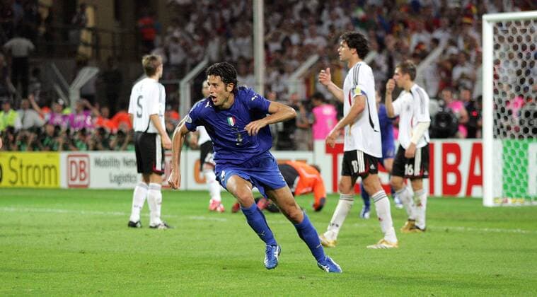 Fussball Herren FIFA WM Weltmeisterschaft 2006 Deutschland - Italien : Jubel Fabio Grosso ( ITA ) nach dem 1 : 0