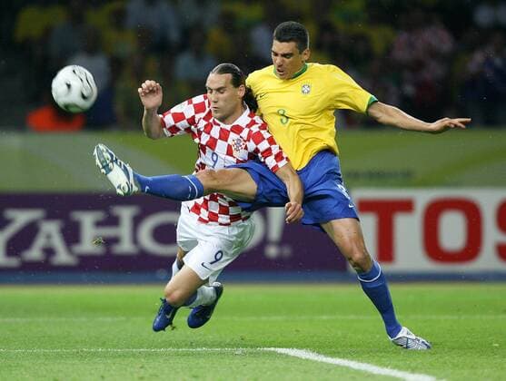 Fussball Herren FIFA WM Weltmeisterschaft 2006 Brasilien - Kroatien : v.l. Dado Prso (CRO), Lucio (Brasilien)