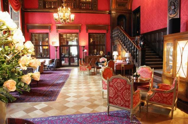 Fussball Herren Nationalmannschaft Das Hotel der deutschen Fussball-Nationalmannschaft waehrend der Fussball WM 2006 in Berlin Das SCHLOSSHOTEL-GRUNEWALD in Berlin : Innenansicht (Foto Tobias Kuberski - Pool Baumann)