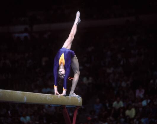Nadia Comaneci (Rumänien) - Balken